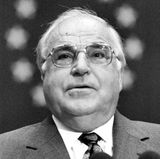 16. Juni 2017: Helmut Kohl (87 Jahre)  Helmut Kohl prägte wie kaum ein anderer die deutsche Politik-Landschaft. Er ging als Einheitskanzler in die Geschichte ein und war mit 4 Legislaturperioden und 16 Jahren Amtszeit der bisher am längsten amtierende Kanzler überhaupt. Er starb in seinem Haus in Ludwigshafen am Rhein.