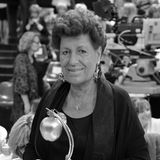 19. Juni 2017: Carla Fendi (79 Jahre)   Seit Langem soll die Modeschöpferin schon krank gewesen sein. Sie ist nun in Rom gestorben. Die Verstorbene ist eine der fünf Fendi-Schwestern, die das italienische Traditionshaus ab den 1960ern leiten und zur großen Weltmarke ausbauten.