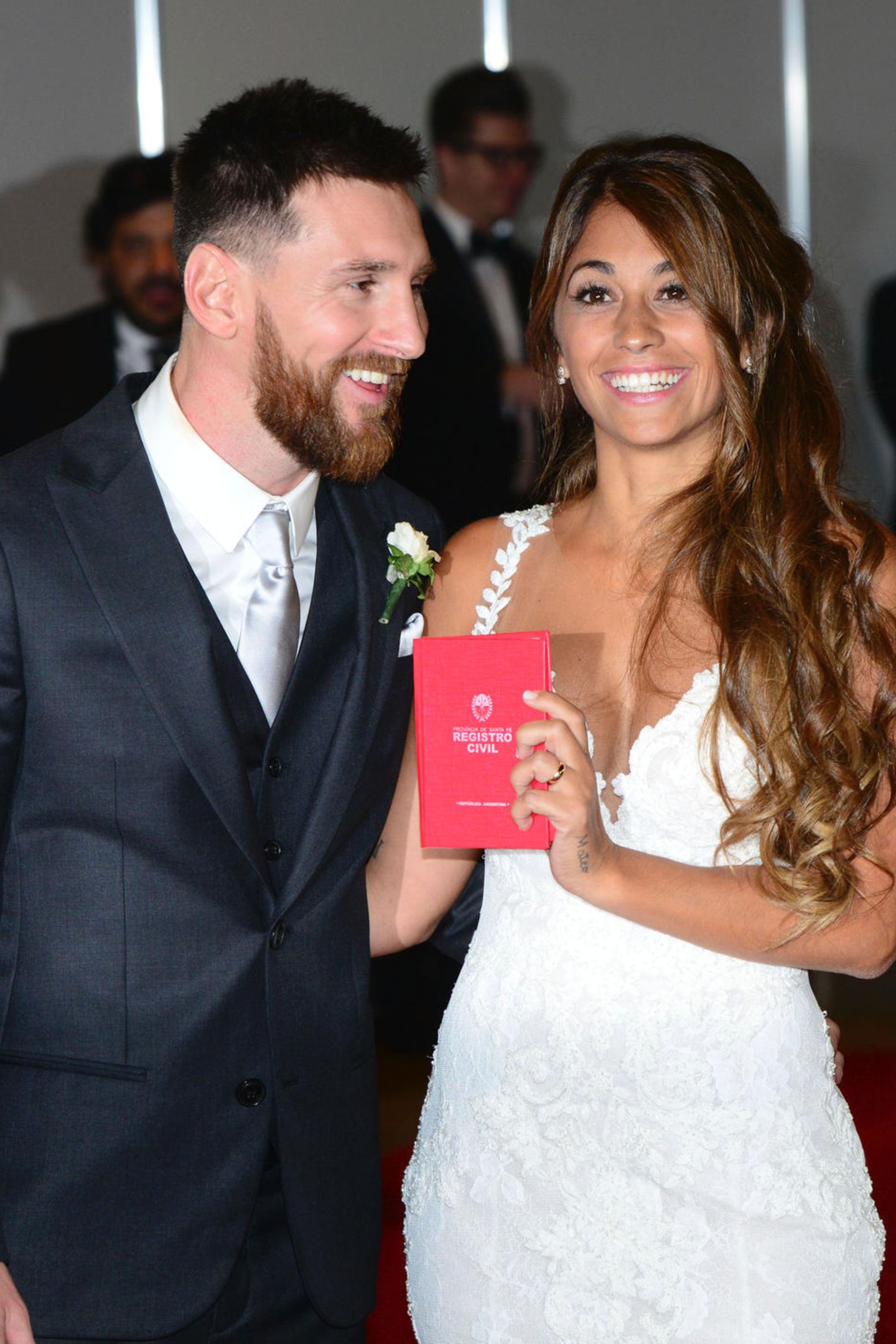 Lionel Messi + Antonella Roccuzzo Details zum Brautkleid und ein böser Fauxpas GALA.de