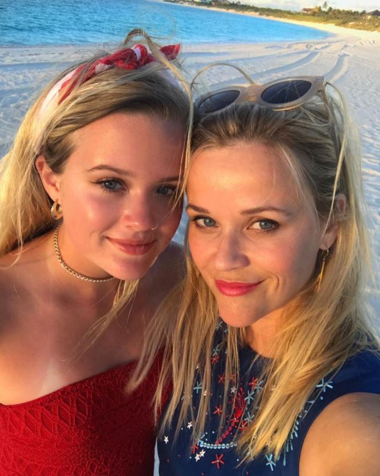 Tochter Ava und ihre Mutter Reese Witherspoon wünschen ebenfalls einen "Happy 4th".