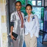 Sara Nuru und Schauspielerin Nilam Farooq gehören zu den prominenten Gästen bei der Modenschau von Dorothee Schumacher im Rahmen der Mercedes-Benz Fashion Week in Berlin. 