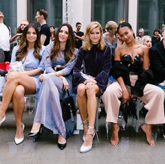 Die Front Row bei Marina Hoermanseder ist mit Laura Wontorra, Johanna Klum, Marie Nasemann und Lary Poppins besonders stylisch.