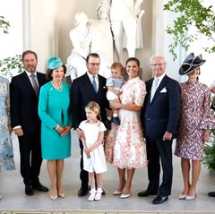 Die schwedische Königsfamilie kommt für ein gemeinsames Gruppenfoto zusammen. 