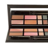 Passt zu jedem Hautton: "The Art of Makeup Essential Face & Eye Palette" von Kevyn Aucoin, ca. 92 Euro, über net-a-porter.com