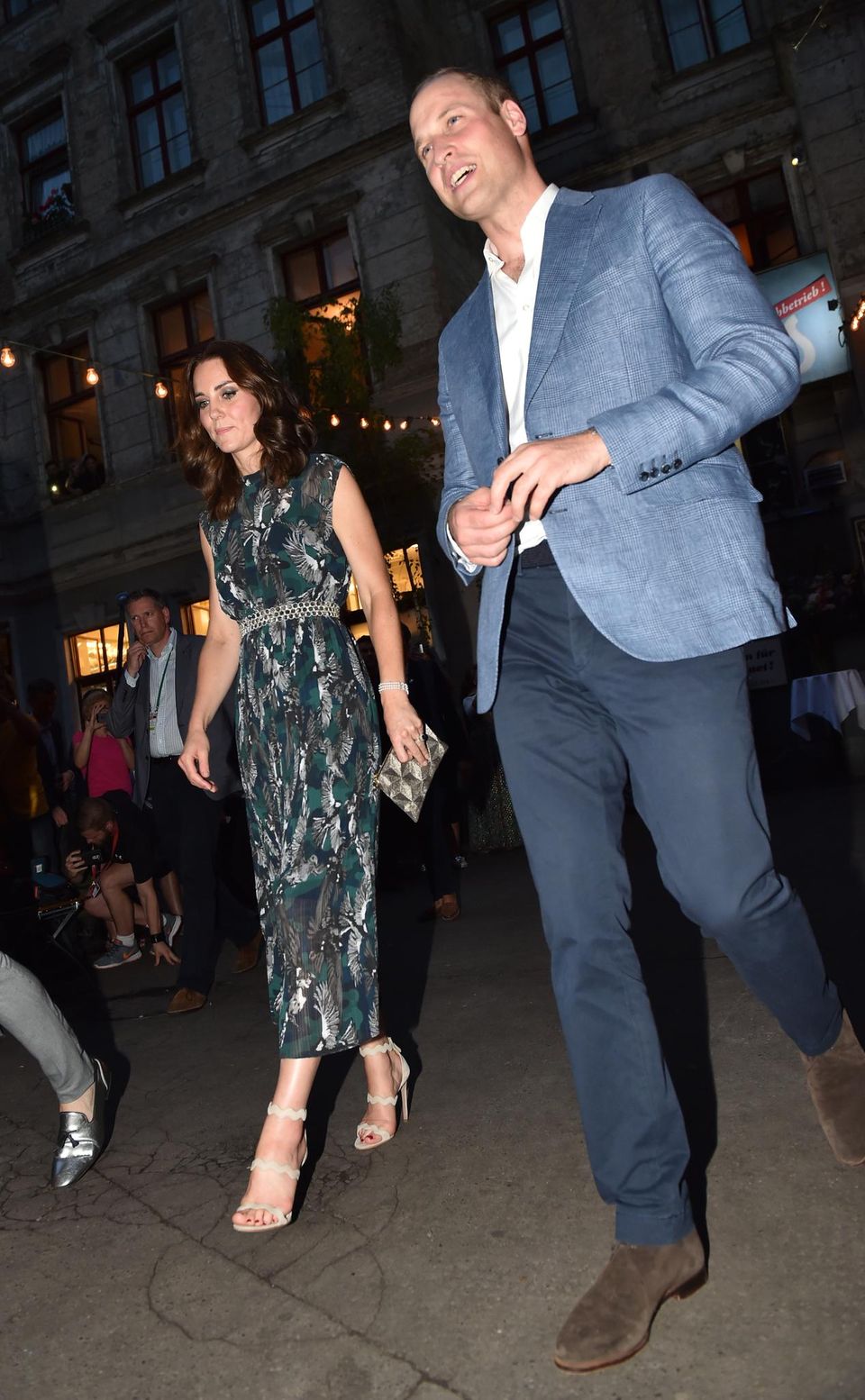 Prinz William + Herzogin Catherine: Nach etwas einer Stunde Party hieß es für das Paar: Ab ins Hotel! Prinz William und Herzogin Catherine