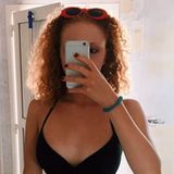 Oh la la: Anna Ermakova zeigt sich im knappen, schwarzen Bikini während ihres Sommerurlaubs in Monte Carlo. Ganz schön freizügig für eine 17-Jährige...