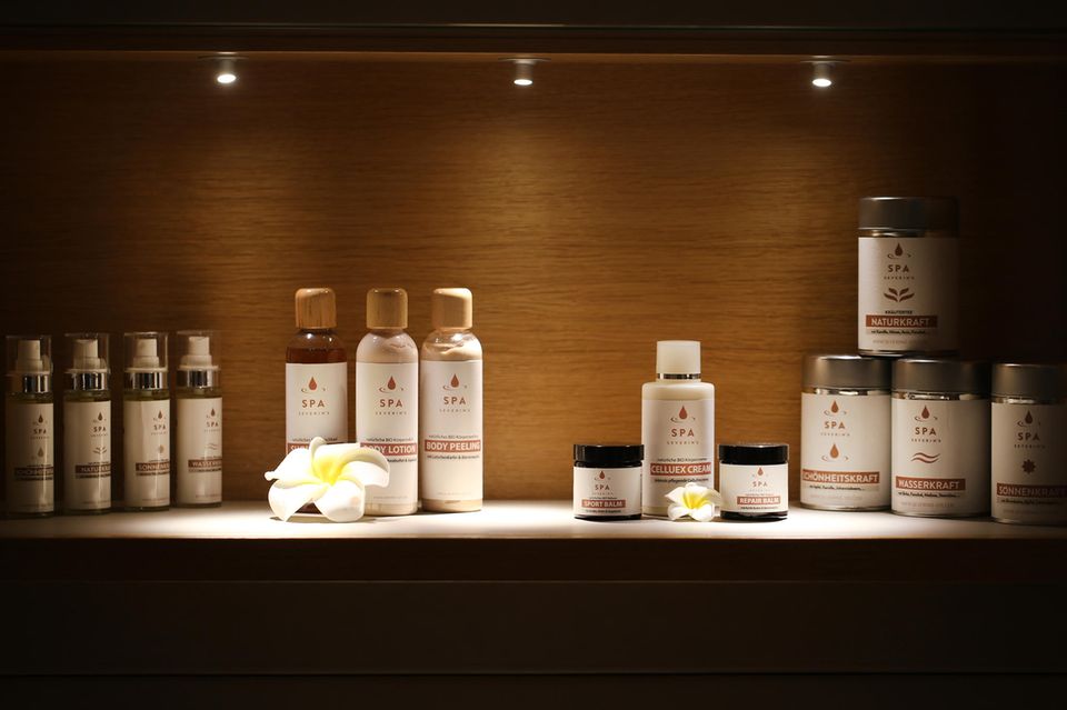 Call of Beauty: Basierend auf den vier Sylter-Kompass-Kräften hat der Severin's Spa gemeinsam mit "Team Dr. Jospeh" eine eigene Kosmetiklinie entwickelt Basierend auf den vier Sylter-Kompass-Kräften hat der Severin's Spa gemeinsam mit "Team Dr. Jospeh" eine eigene Kosmetiklinie entwickelt