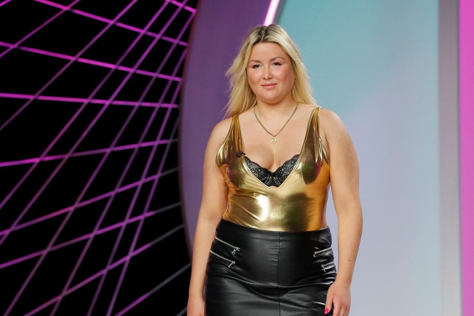 Curvy Supermodel: Ob dieser Look wirklich so passend ist für Kandidatin Melina? Wir sind uns nicht sicher. Ob dieser Look wirklich so passend ist für Kandidatin Melina? Wir sind uns nicht sicher.