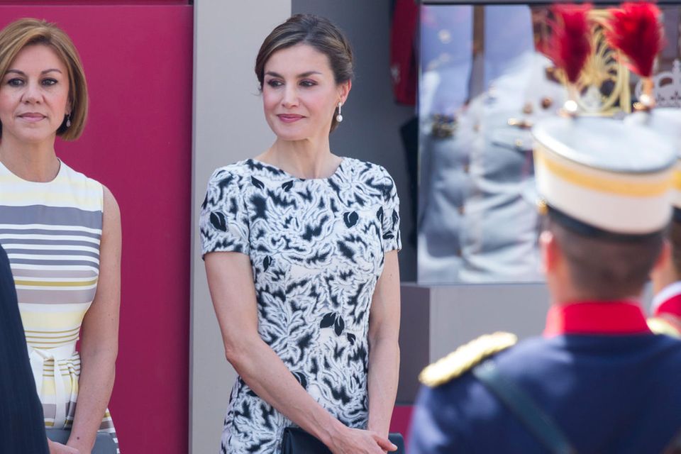 Fashion Friday: Königin Letizia liegt mit ihren "Naked Heels" voll im Trend. Königin Letizia liegt mit ihren "Naked Heels" voll im Trend.
