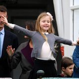 2017  Der Wildfang der dänischen Kronprinzenfamilie: Prinzessin Josephine ist immer kaum zu bändigen, nicht mal auf dem Schlossbalkon.