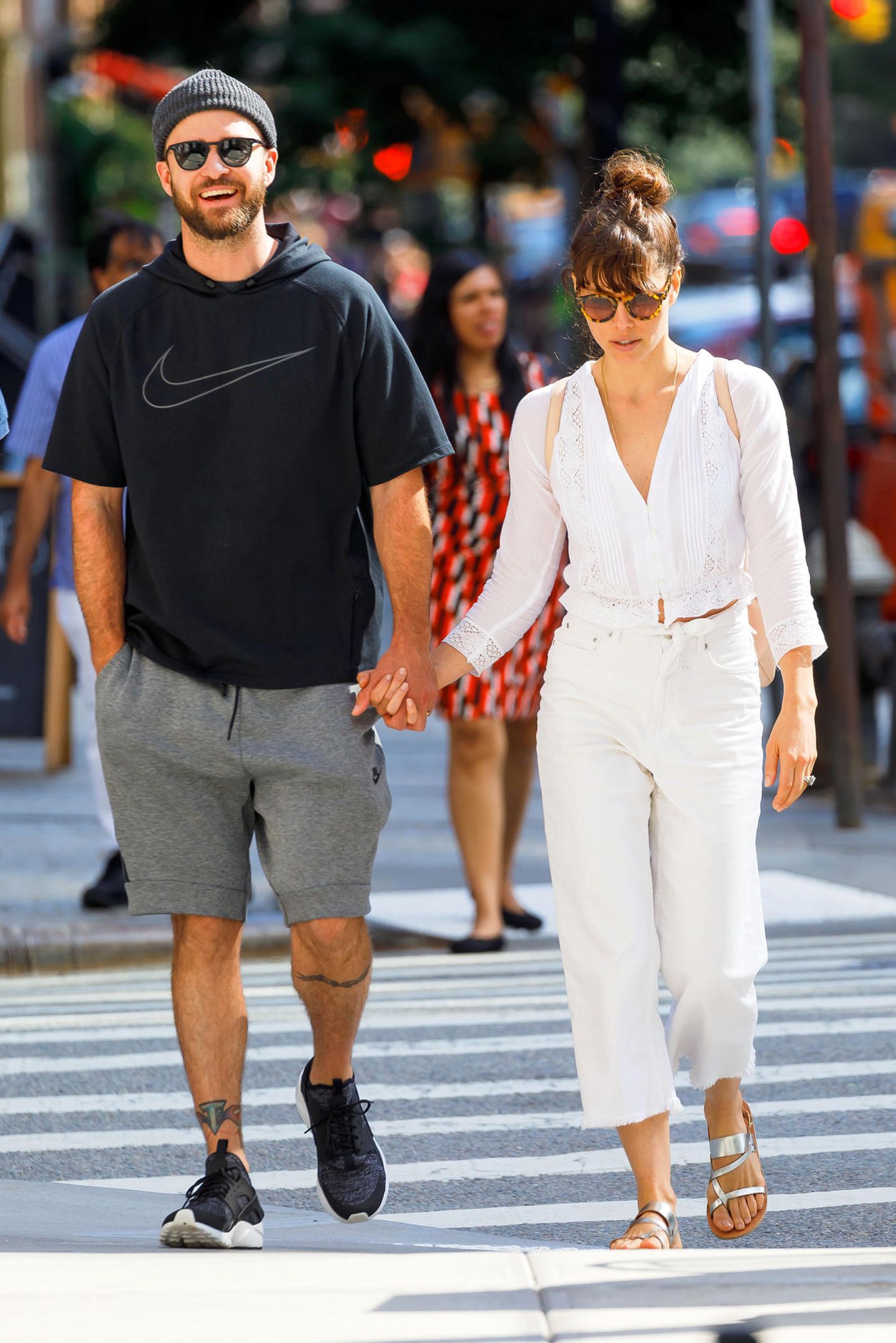13. August 2017  Hand in Hand sind Justin Timberlake und Jessica Biel in New York auf dem Weg zum Brunch ...