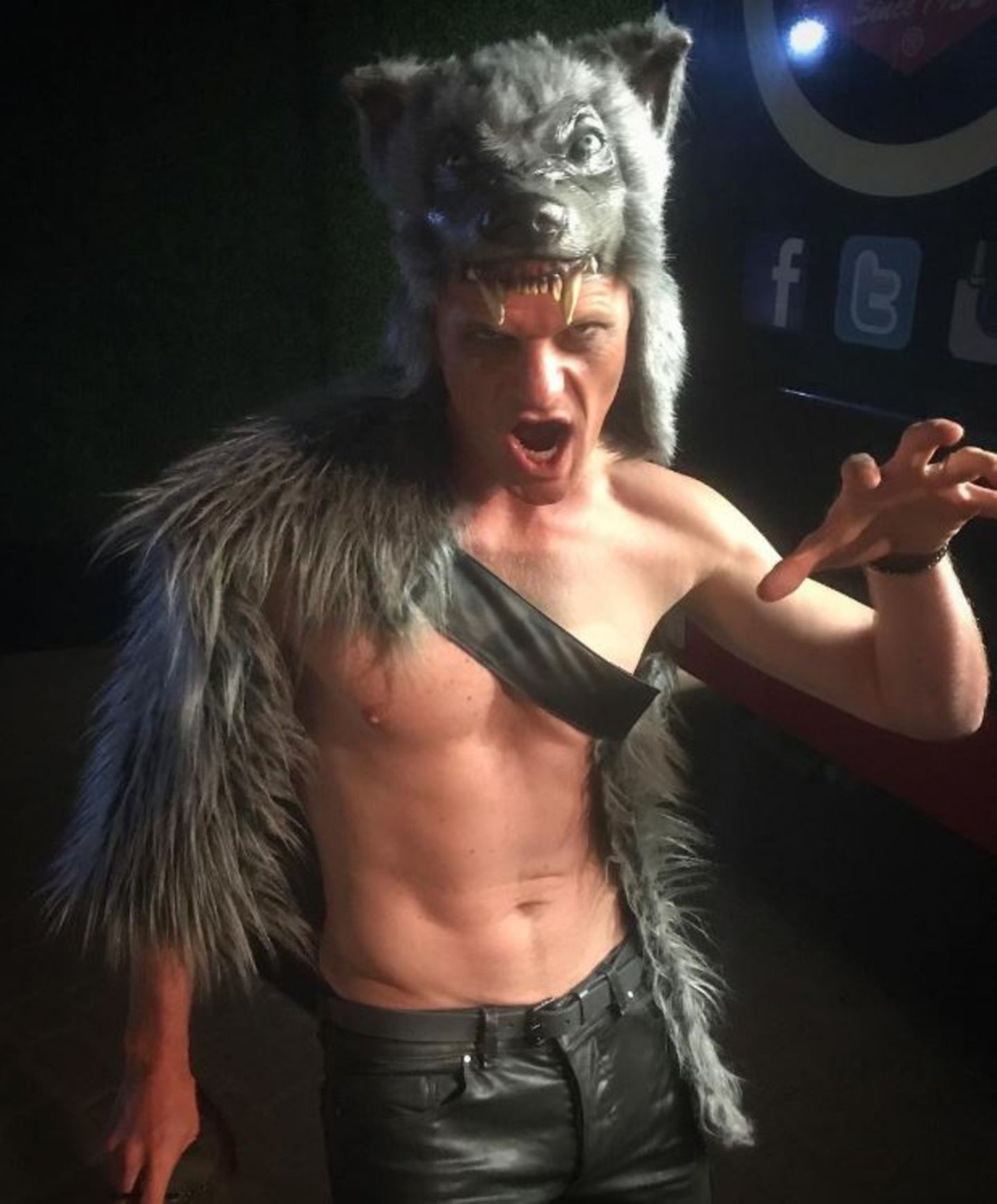 18. August 2017   Schauspieler Neil Patrick Harris hat es gefunden: Das wohl kitschigste Werwolfkostüm aller Zeiten.