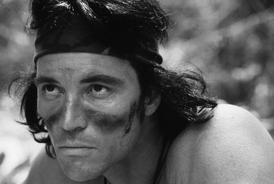 17. August 2017: Sonny Landham (76 Jahre) In den vergangenen Jahren war es ruhig um ihn geworden, aber vor allem Action-Fans werden Sonny Landham nicht so schnell vergessen. Er verstarb am Donnerstag im amerikanischen Lexington an den Folgen einer kongestiven Herzinsuffizienz, wie unter anderem das Branchenmagazin "Variety" berichtet. Am bekanntesten war der Schauspieler wohl für den Action-Kultfilm "Predator", in dem er an der Seite von Arnold Schwarzenegger spielte. Landham hinterlässt seinen Sohn William und seine Tochter Priscilla. 17. August 2017: Sonny Landham (76 Jahre) In den vergangenen Jahren war es ruhig um ihn geworden, aber vor allem Action-Fans werden Sonny Landham nicht so schnell vergessen. Er verstarb am Donnerstag im amerikanischen Lexington an den Folgen einer kongestiven Herzinsuffizienz, wie unter anderem das Branchenmagazin "Variety" berichtet. Am bekanntesten war der Schauspieler wohl für den Action-Kultfilm "Predator", in dem er an der Seite von Arnold Schwarzenegger spielte. Landham hinterlässt seinen Sohn William und seine Tochter Priscilla.