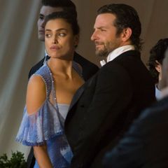 Irina Shayk + Bradley Cooper  Wenn ein Topmodel auf einen Hollywood-Hottie trifft, kann doch eigentlich nur ein entzückendes Kind daraus entstehen, oder?! Viele Beweise gibt es bisher allerdings noch nicht, hat man Tochter Lea de Seine, die Ende März geboren ist, bis heute nur selten gesehen. 