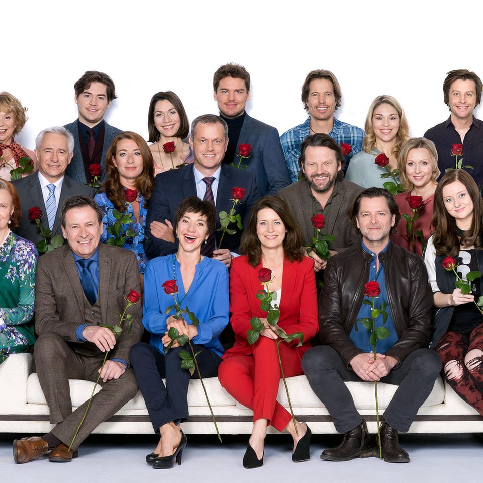 Der Cast der 14. Staffel von "Rote Rosen". Täglich schauen im Schnitt 1,52 Millionen Zuschauer zu - ein toller Marktanteil von 14,8 Prozent