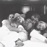 22. August 2017  Ihren 28. Geburtstag feiert Hayden Panettiere laut Twitter im Kreise ihrer "auserwählten Familie". Während sich Töchterchen Kaya auch wirklich in ihren Armen befindet, ist von ihrem Partner, Wladimir Klitschko, jedoch nichts zu sehen. Das wirft bei vielen Fragen auf. Auch einige Tage später brodelt die Trennungs-Gerüchteküche noch.