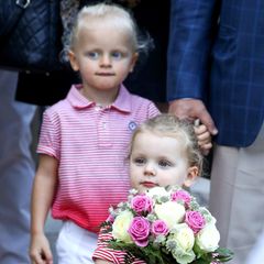 1. September 2017  Stylisches Doppel: Die Zwillinge Jacques und Gabriella ziehen beim Picknick im "Princess Antoinette Park" in weißen Jeans, Adidas-Sneakern und rot-weiß gestreiften Poloshirts alle Blicke auf sich. 