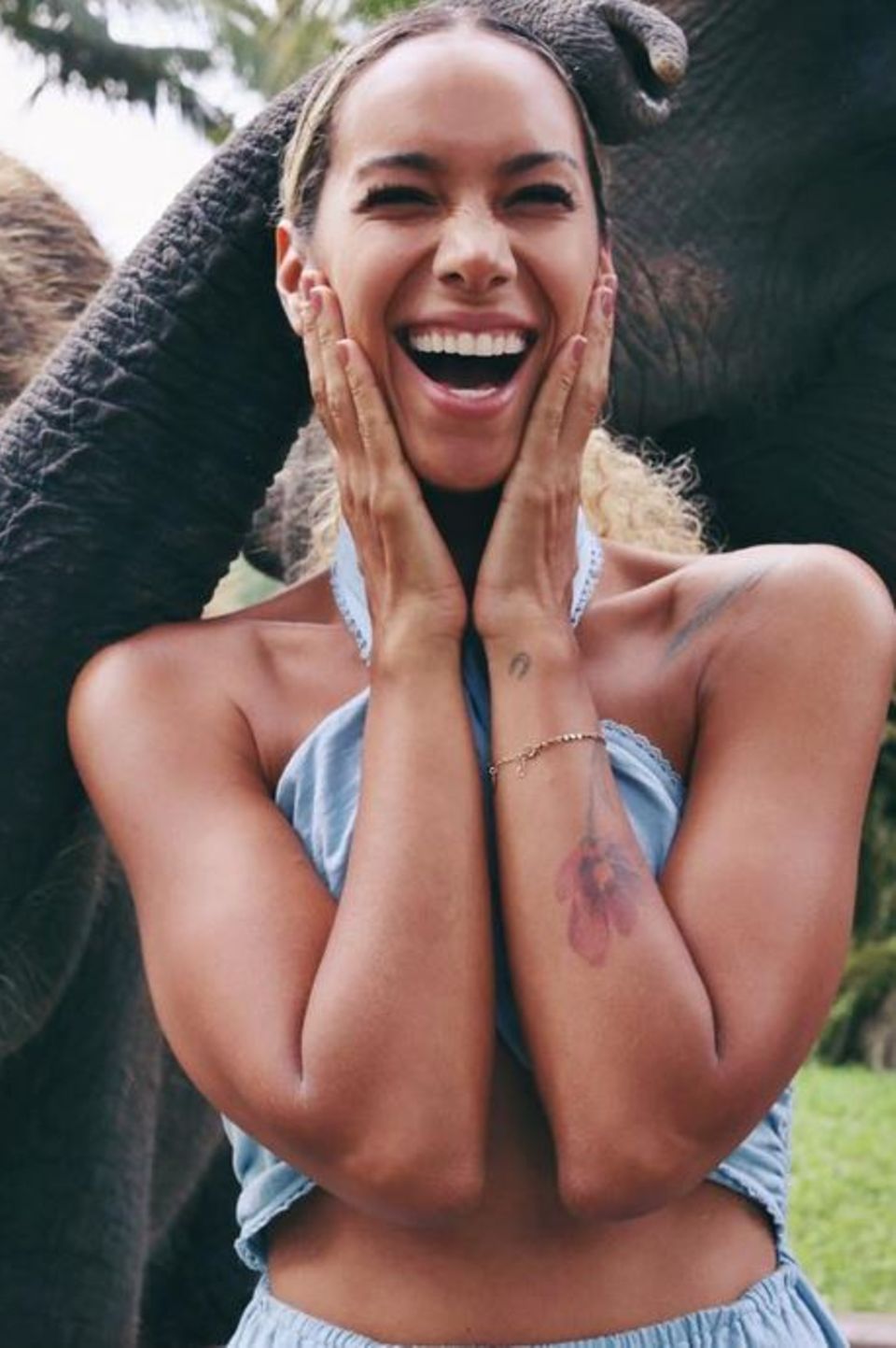 Dieser niedliche Elefant bringt Leona Lewis zum Strahlen. Auf Instagram schreibt die Sängerin: "This made my soul happy".