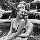 5. September 2017   Kaley Cuoco schwebt gerade auf Wolke sieben: Mit ihrem Freund, dem Profireiter Karl Cook, kuschelt der "The Big Bang Theory"-Star im Whirlpool.