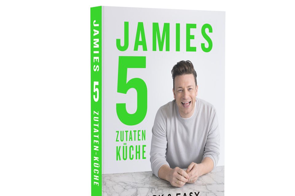 Das Kochbuch zur Sendung: "Jamies 5-Zutaten- Küche: Quick & Easy" (Dorling Kindersley, 320 S., 26,95 Euro)