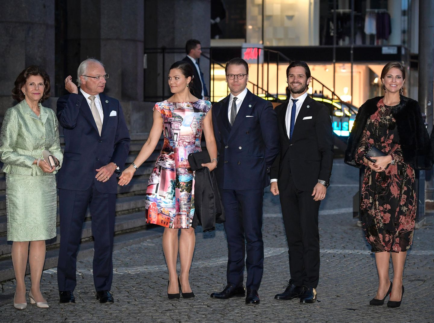 12. September 2017  Nachdem das Tagesprogramm erledigt ist, geht die königliche Familie gemeinsam ins Konzert anlässlich der Eröffnung des Parlaments.