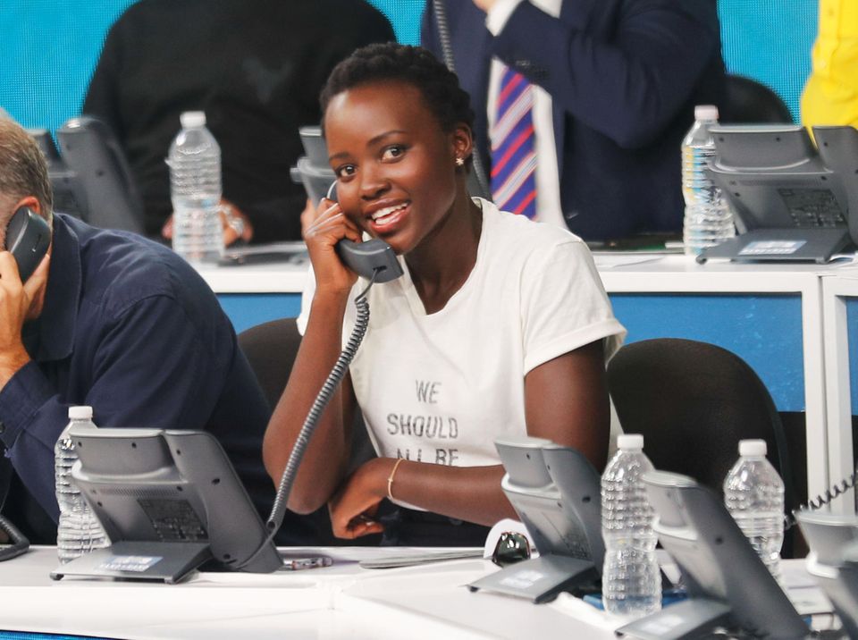Um den Hurrikan-Opfern zu helfen, nehmen Superstars am Telefon Spenden entgegen: Für Oscarpreisträgerin Lupita Nyong'o Ehrensache.