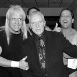 17. September 2017: Bobby Heenan (73 Jahre)   Wrestling-Liga WWE trauert um Manager-Legende Bobby "The Brain" Heenan. Niemand spielte die Rolle des hinterlistigen aber gewitzten Bösewichts besser als er. Heenan war in seinen letzten Lebensjahren schwer gezeichnet von einer 2002 diagnostizierten Kehlkopfkrebs-Erkrankung. Sein Kiefer musste ihm operativ entfernt werden, er konnte kaum noch sprechen und erlitt zahlreiche gesundheitliche Folgeschäden. Am Sonntag starb er im Beisein seiner Familie in Largo, Florida.