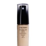 Passt sich über Tag dem Hautzustand an: " Synchro Skin Glow Foundation" von Shiseido, 10 Nuancen, ca. 47 Euro