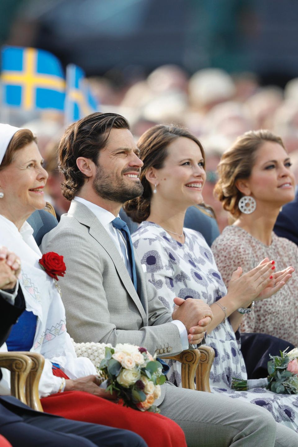 Die schwedischen Royals (v.l.n.r.): Prinzessin Viktoria, König Carl Gustaf, Königin Silvia, Prinz Carl Philip und Ehefrau Prinzessin Sofia, Prinzessin Madeleine und Ehemann Chris O'Neill 