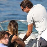 26. Juli 2017  Wenige Wochen zuvor halten sich die zwei noch in Saint-Tropez auf und haben viel Spaß auf dem Wasser. Heidi darf sogar am Lenker ihres Schnellboots sitzen.