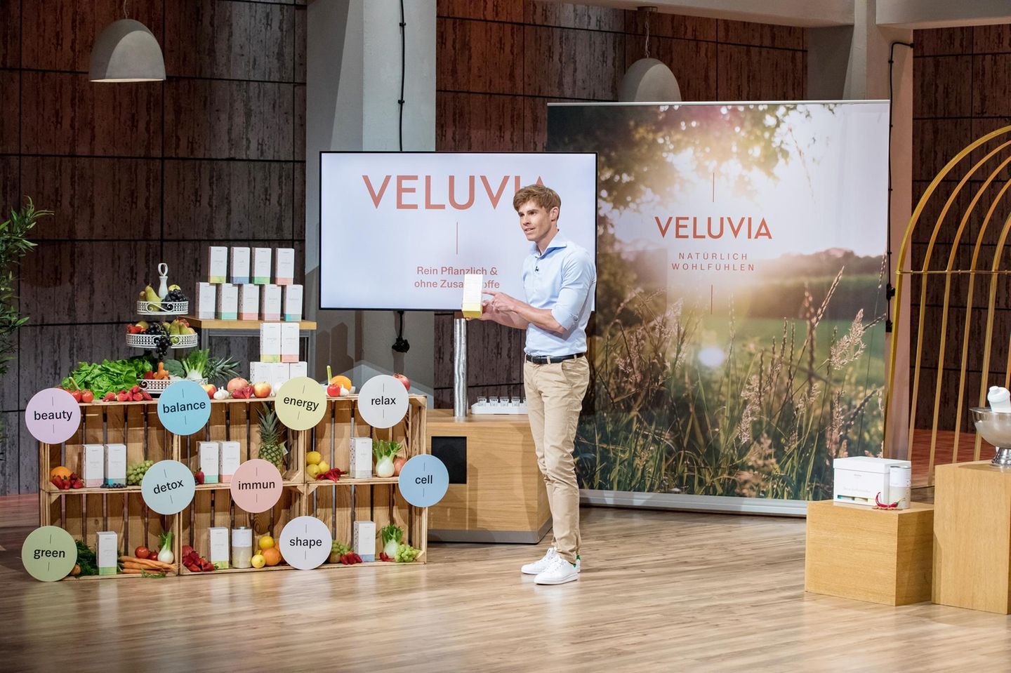 Veluvia-Mitgründer Jörn-Marc Vogler präsentiert sein Produkt den Löwen 
