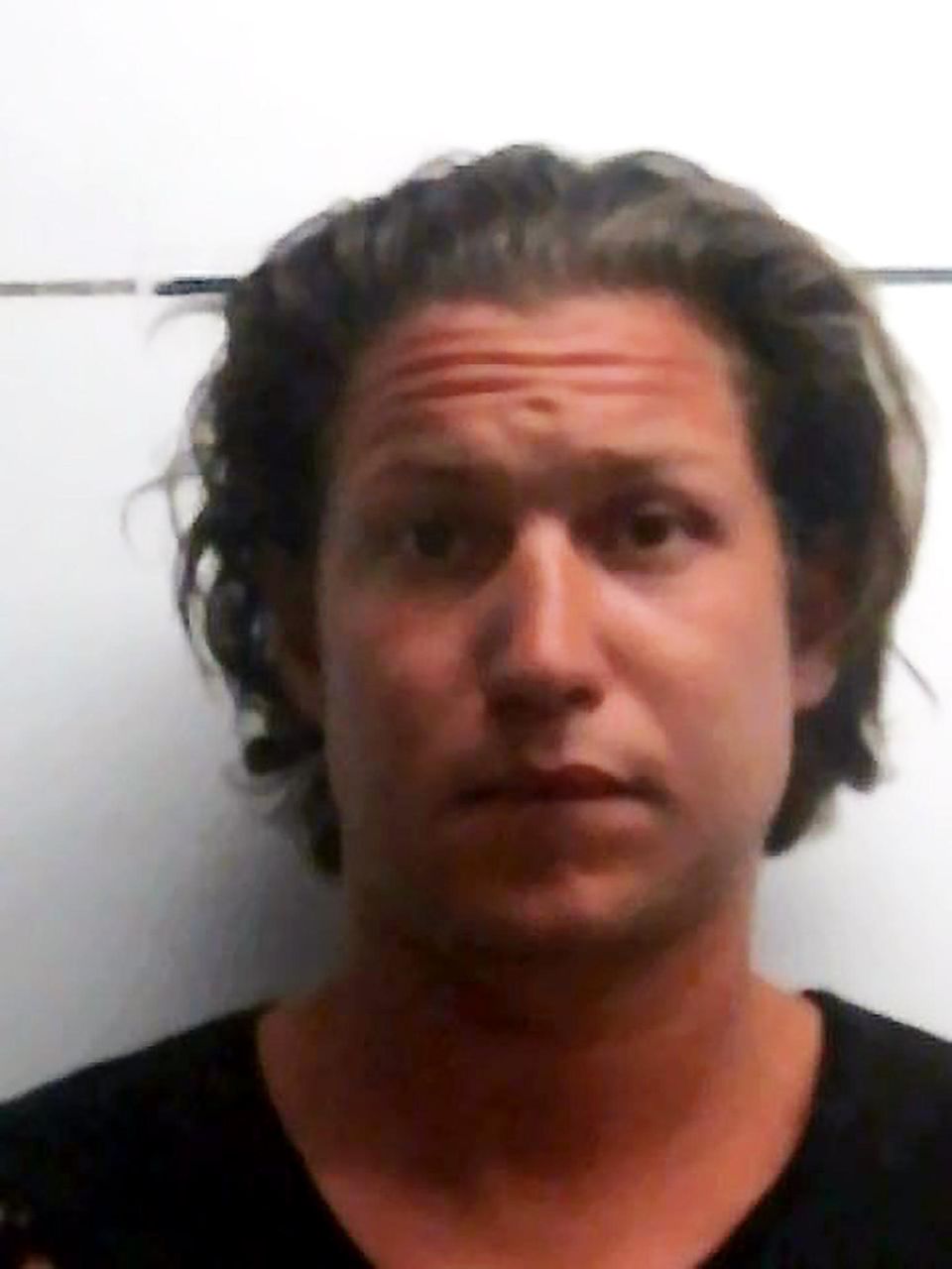 Vito Schnabel Wenige Tage nach der Trennung von Heidi Klum, kommt ans Licht, dass Vito Schnabel am 3. September beim "Burning Man"-Festival verhaftet worden sein soll, weil er Drogenpilze mit sich geführt haben soll. Das schreibt das Entertainment-Portal "TMZ". Gegen eine Kaution von umgerechnet knapp 4.243 Euro durfte der Kunsthändler aber noch am selben Tag wieder in die Freiheit. Vito soll sich für "nicht schuldig" erklärt haben. Vito Schnabel Wenige Tage nach der Trennung von Heidi Klum, kommt ans Licht, dass Vito Schnabel am 3. September beim "Burning Man"-Festival verhaftet worden sein soll, weil er Drogenpilze mit sich geführt haben soll. Das schreibt das Entertainment-Portal "TMZ". Gegen eine Kaution von umgerechnet knapp 4.243 Euro durfte der Kunsthändler aber noch am selben Tag wieder in die Freiheit. Vito soll sich für "nicht schuldig" erklärt haben.