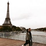 1. Oktober 2017  Lena Meyer-Landrut und Stefanie Giesinger sind beide in Paris, um während der Fashion Week für L'Oréal über den Runway zu laufen. Privat führen die Bretter, die die Welt bedeuten, für sie jedoch am Eiffelturm vorbei. Herrlich!