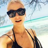 Lena Gercke flüchtet vor den herbstlichen Temperaturen in Deutschland und genießt die Sonne in Afrika. Dieses lässige Sonnenbrillen-Selfie knipste das Topmodel auf Zansibar und macht uns damit alle auf Instagram neidisch. 
