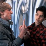 Willliam Zabka (li.) und Ralph Macchio (r.) wurden dank dem Kinohit "Karate Kid" zu Stars. William Zabka spielte dabei den fiese Schlägertypen Johnny Lawrence, der es auf Macchios Figur "Daniel LaRusso" abgesehen hatte. Besonders Ralph Macchio wurde durch den Film zum absoluten Teeniestar der 1980er-Jahre...