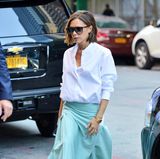 Extrafrisch wirkt dieser weiß-mintgrüne New-York-Style von Victoria Beckham.