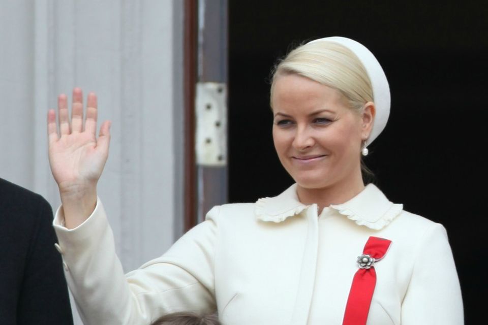 Prinzessin Estelle : Prinzessin Mette-Marit und Prinzessin Ingrid Alexandra am Nationalfeiertag im Mai 2010. Prinzessin Mette-Marit und Prinzessin Ingrid Alexandra am Nationalfeiertag im Mai 2010.