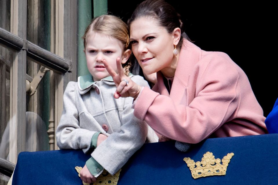 Prinzessin Estelle und Prinzessin Victoria bei den Feierlichkeiten zum 70. Geburtstag von König Carl Gustaf.