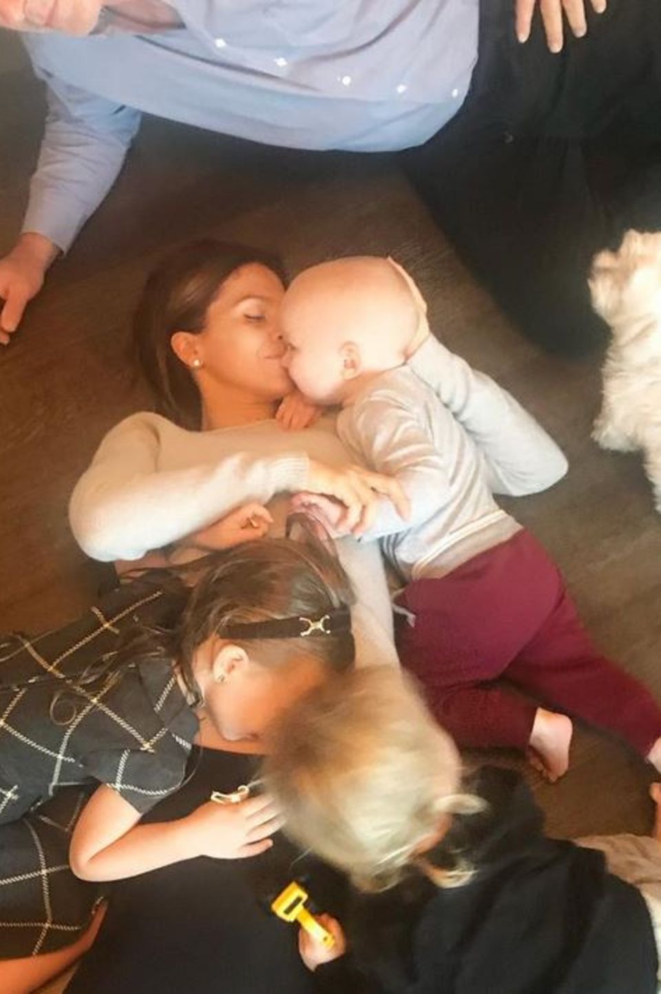 3. November 2017 Mit diesem Bild auf Instagram verkündet Familie Baldwin, dass sie im Frühling Nachwuchs erwarten. Für Hilaria und Alec Baldwin ist es das vierte gemeinsame Kind. 