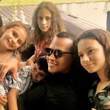 28. Juli 2017  Familienzeit im hause Lopez-Rodriguez! Dieses niedliche Foto zeigt besonders gut, wie schön die zwei Familien zusammen gewachsen sind.