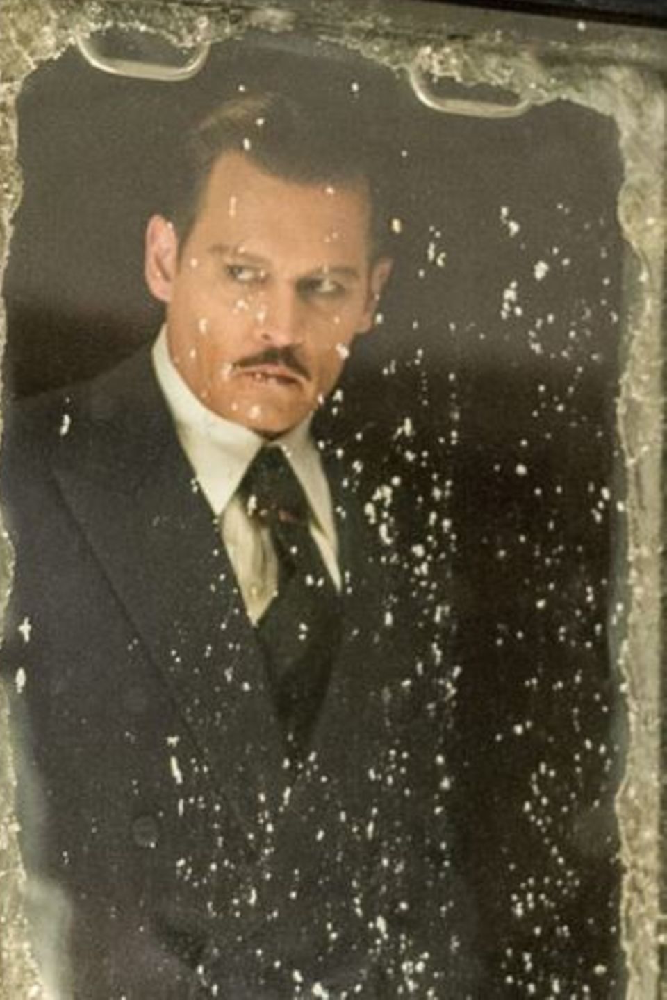 Es ist kalt und es gilt, einen Mord zu lösen: Johnny Depp (Szenenbild) Es ist kalt und es gilt, einen Mord zu lösen: Johnny Depp (Szenenbild)