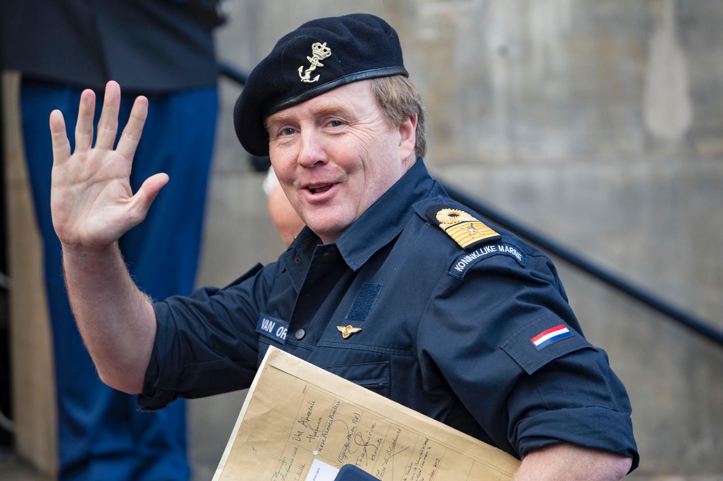König Willem-Alexander in Marine-Uniform