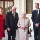 28. November 2017   Der Bundespräsident zu Besuch in Großbritannien: Ehefrau Elke Büdenbender und Frank-Walter Steinmeier werden von der Queen und Prinz William willkommen geheißen. Derweilen scheint Herzogin Catherine einen weit spaßigeren Termin erwischt zu haben ...