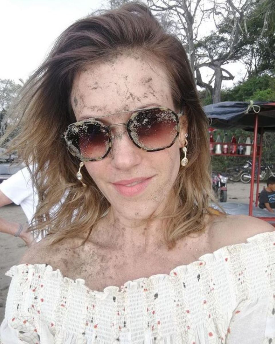 27. November 2017   Während ihres "Costa Rica"-Urlaubs passiert dieses Missgeschick: "Haare und Make-up fertig", postet Wolke Hegenbarth scherzend.