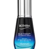 Liftet die Augenkonturen: "Blue Therapy"-Augenserum von Biotherm, 16,5 ml, ca. 50 Euro