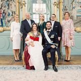 High Five für die Taufpaten: Carolina Pihl, Thomas de Toledo Sommerlath, Sara Hellqvist, Oscar Kylberg und Prinzessin Madeleine (.l.)