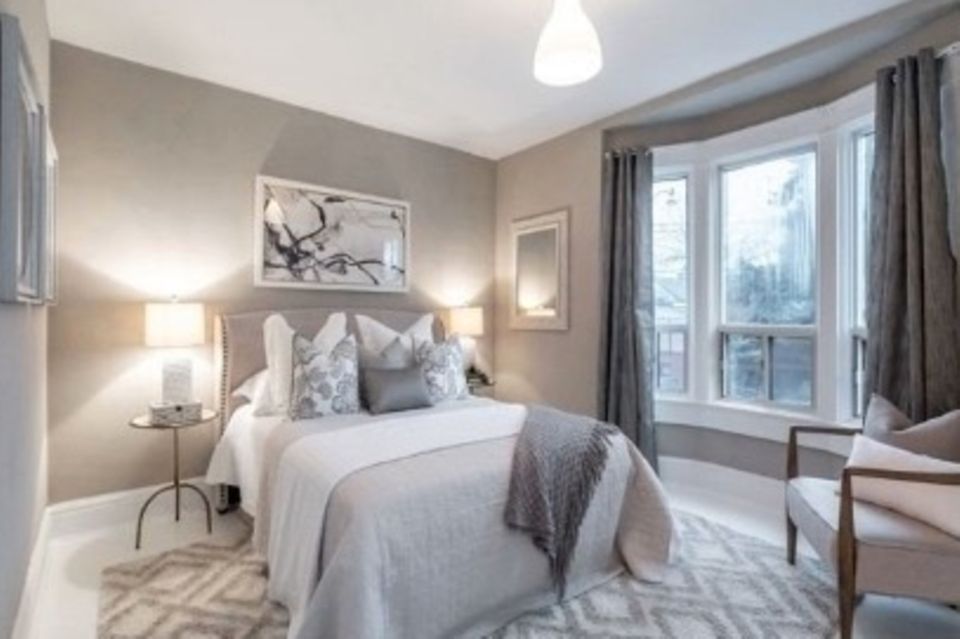 Meghan Markle + Prinz Harry: Das ist leider nicht das Original-Schlafzimmer von Meghan. Das hat sich verständlicherweise mitgenommen. Das ist leider nicht das Original-Schlafzimmer von Meghan. Das hat sich verständlicherweise mitgenommen.