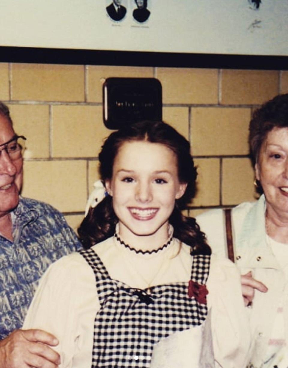 In ihrer Highschool-Produktion von "Der Zauberer von Oz" spielte Kristen auch die Dorothy und damit schon die Hauptrolle. Wen wundert es da, dass aus ihr ein bekannter Hollywood-Star geworden ist? In ihrer Highschool-Produktion von "Der Zauberer von Oz" spielte Kristen auch die Dorothy und damit schon die Hauptrolle. Wen wundert es da, dass aus ihr ein bekannter Hollywood-Star geworden ist?