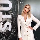 Blazer oder Kleid? Lena Gerckes figurbetontes Blazer-Kleid von "Liu Jo" ist nicht nur ein echter Hingucker, sondern auch ein wahres Multitalent. Funktioniert tagsüber (mit Hose) im Büro und lässt sich mit einigen wenigen Handgriffen für die After-Work-Party (ohne Hose) umstylen. 