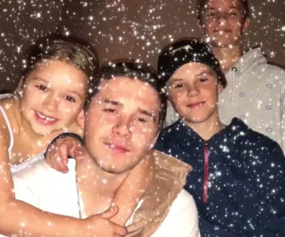 25. Dezember 2017 Die Beckam-Kids Harper, Brooklyn, Cruz und Romeo wünschen Frohe Weihnachten! 25. Dezember 2017 Die Beckam-Kids Harper, Brooklyn, Cruz und Romeo wünschen Frohe Weihnachten!